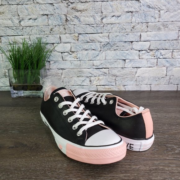 love graphic converse